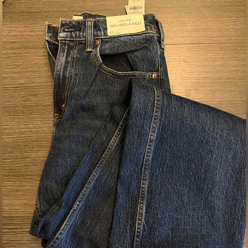 NWT. Women's Abercrombie High Rise Relaxed Jeans Dark Wash
